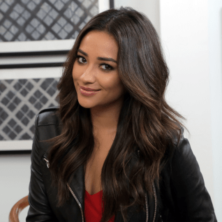 Shay-Mitchell-Talks-Pretty-Little-Liars-Halloween-2014.png