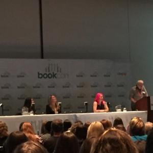 Victoria Aveyard, Sarah J. Maas, and Laini Taylor at Book Con.